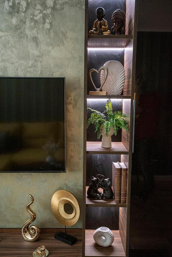 Awesome Apartment Boekarest Buitenkant foto