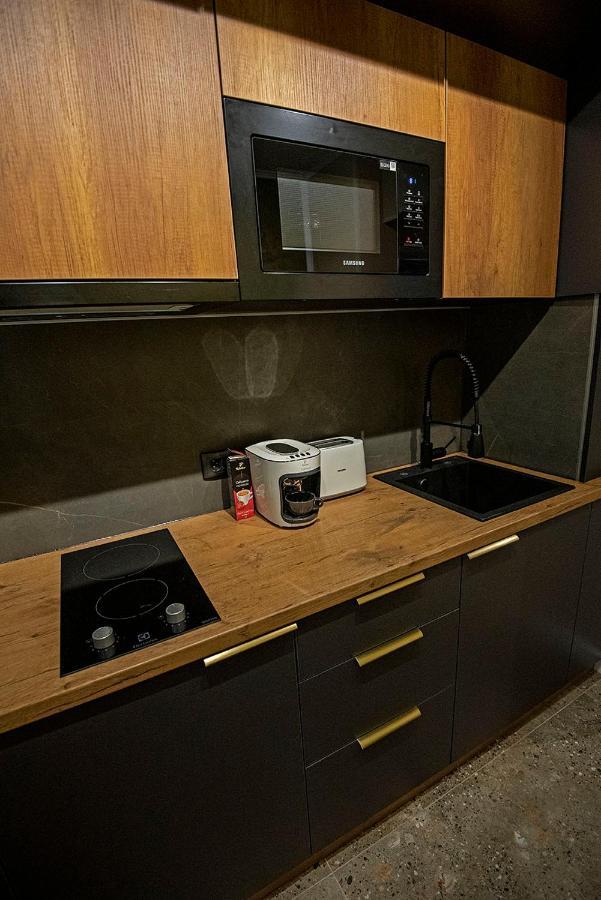Awesome Apartment Boekarest Buitenkant foto